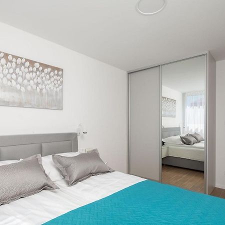 New & Modern Apartment Aa สปลิท ภายนอก รูปภาพ